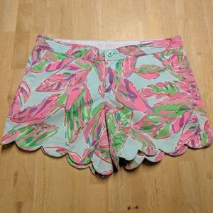 Lilly Pulitzer Scalloped Buttercup Shorts Size 10